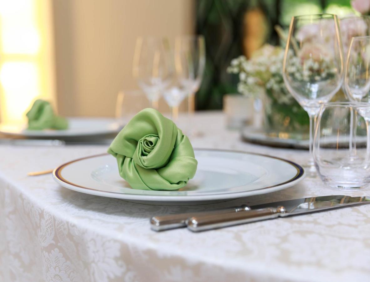 Albergo Ristorante Madonnina Cantello Eksteriør bilde